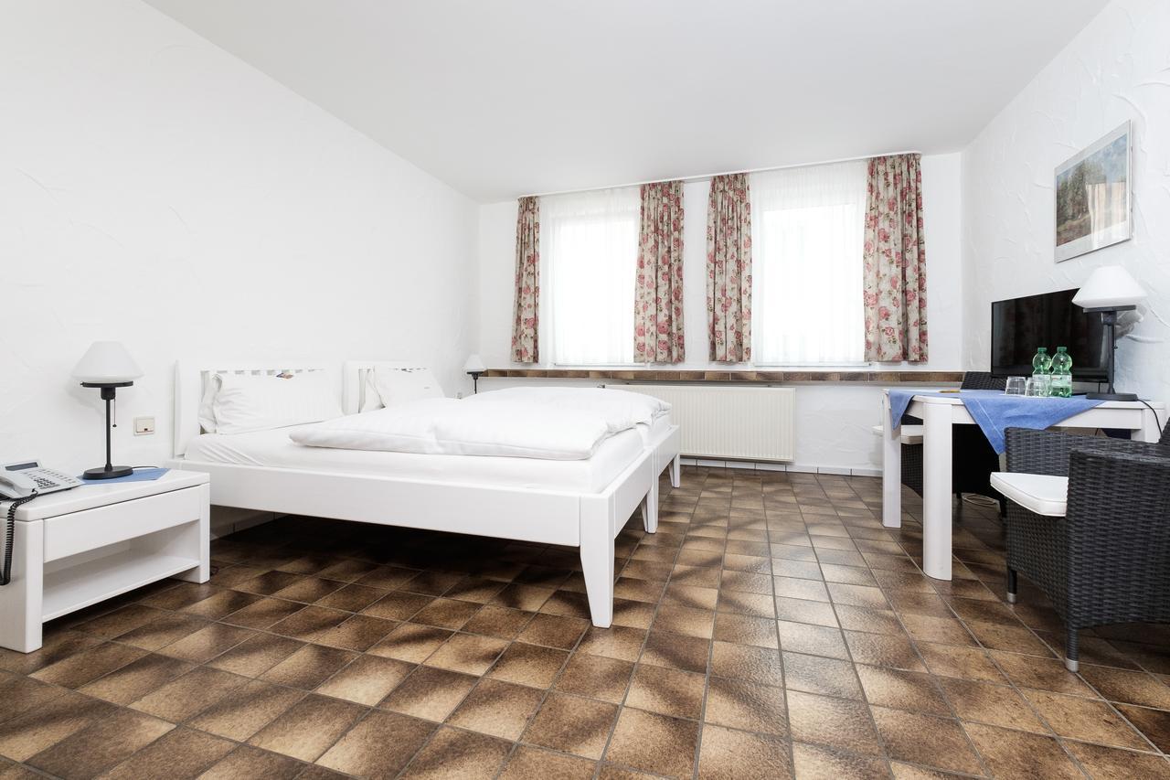 Hotel Garni Jacobs Бонн Экстерьер фото