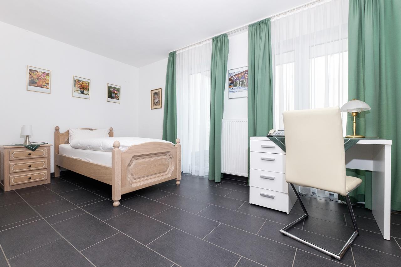 Hotel Garni Jacobs Бонн Экстерьер фото