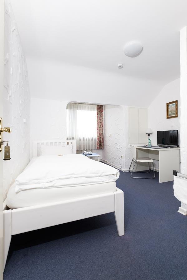 Hotel Garni Jacobs Бонн Экстерьер фото