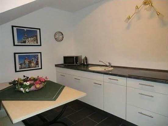 Hotel Garni Jacobs Бонн Экстерьер фото